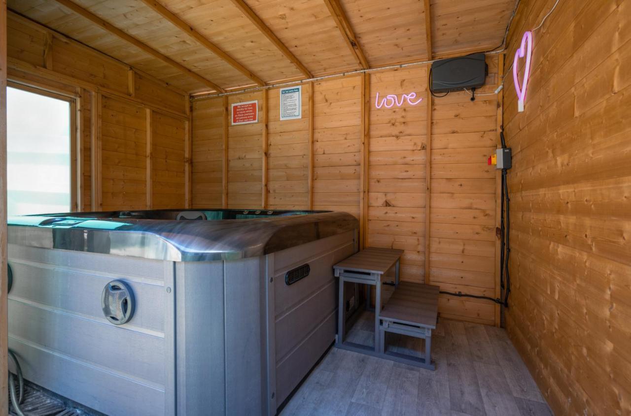 Get Away Home With Hot Tub Sleeps 4 Peacehaven Exterior photo